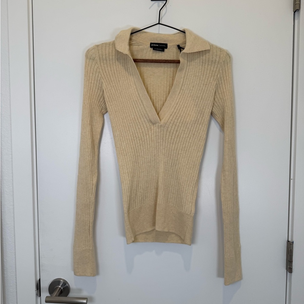 NWT prAna Woman’s Milani Beige Ribbed V-Neck Collared Women’s Top Sweater